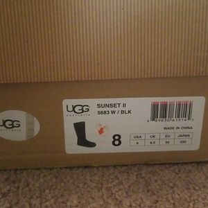 UGG Sunset  II Black: size 8